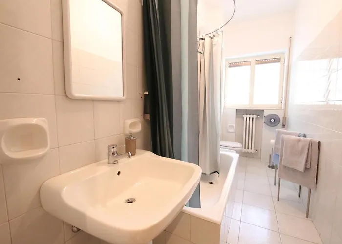 Cavour & Savoia * Bari