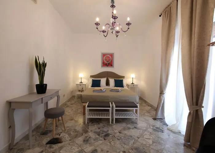 Cavour & Savoia Πανσιόν