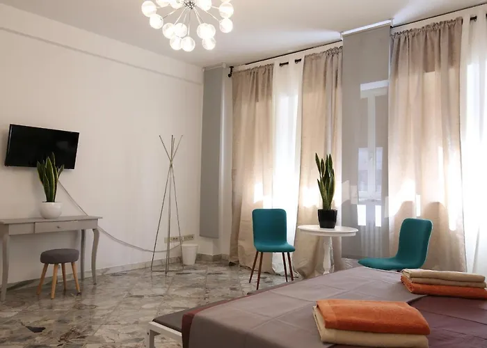 Cavour & Savoia בית הארחה *